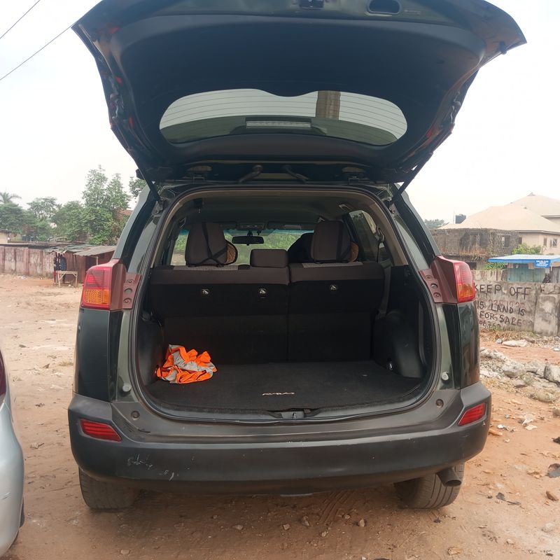 Thumbnail 4 of 2014 TOYOTA RAV4